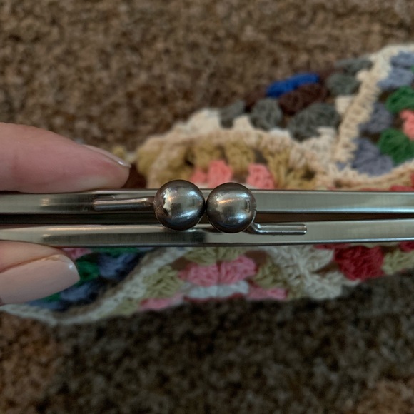 NWOT multi color crochet clutch - Picture 7 of 8